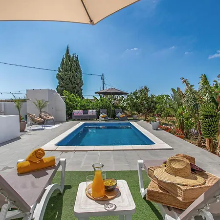 Piscina Climatizada 別荘 La Hidalga